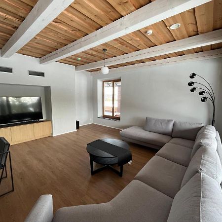 Vila Prie Traku Petkeniskes Exteriér fotografie